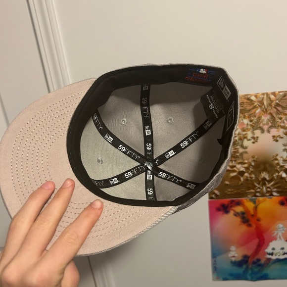 Various Fitted Hats - Picture 10 of 16